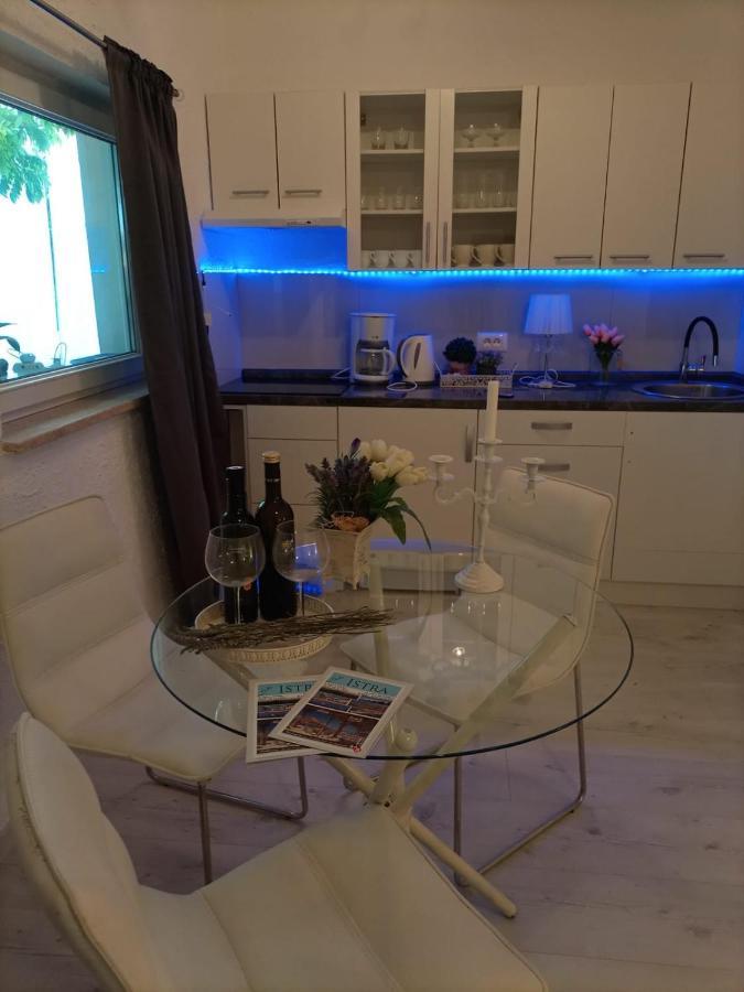 Apartment Jozefina Porec Bagian luar foto