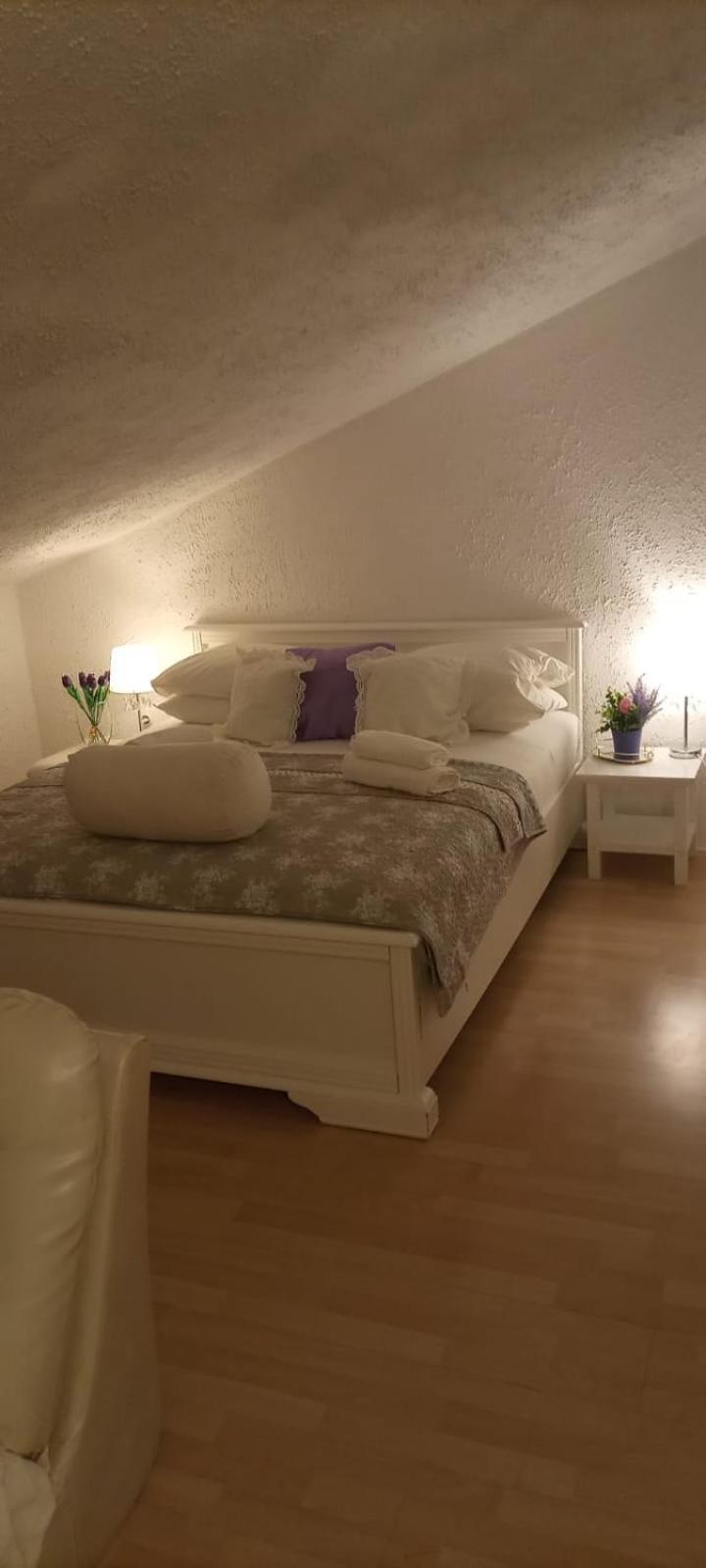 Apartment Jozefina Porec Bagian luar foto